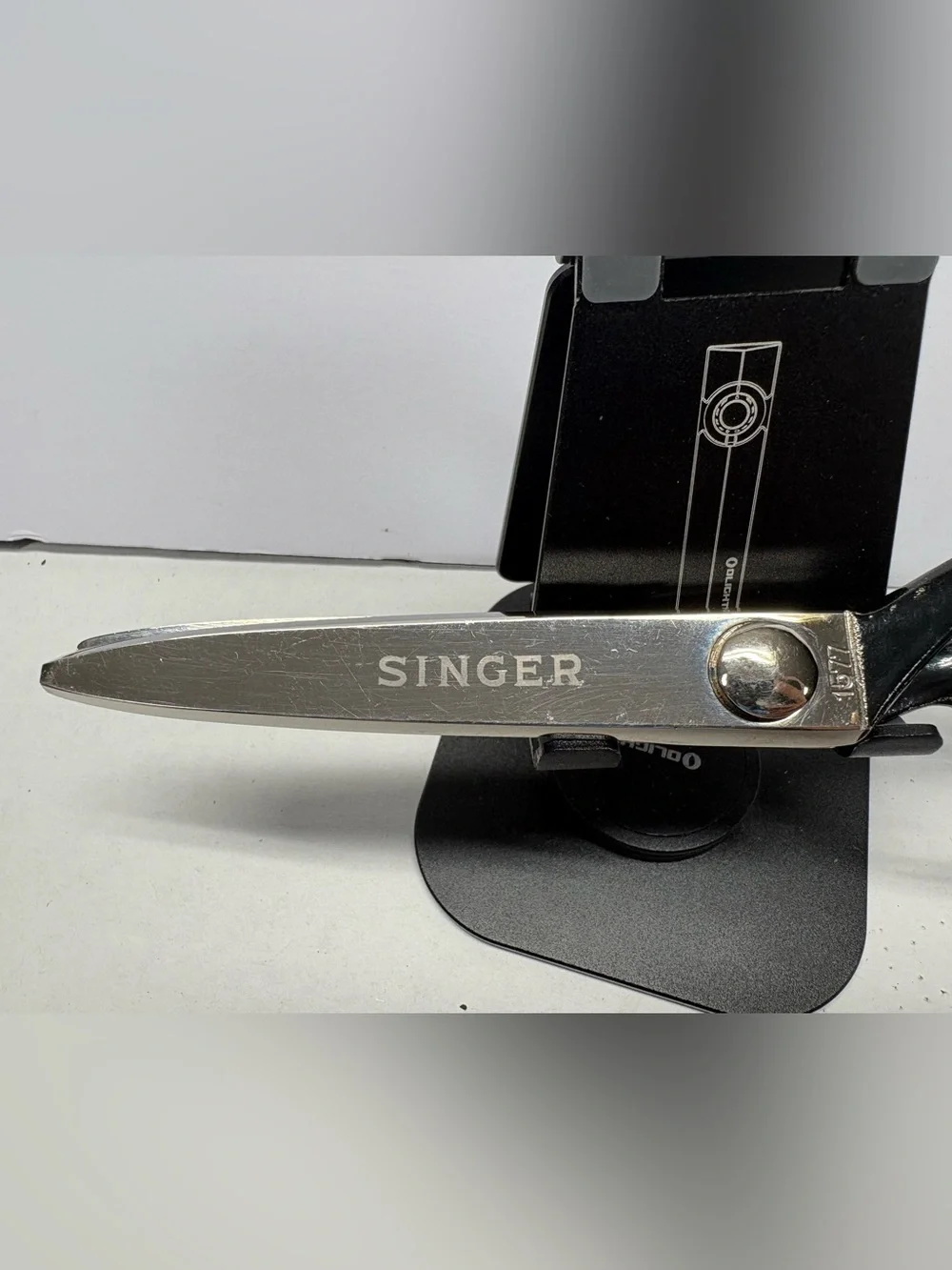 Singer vintage pinking